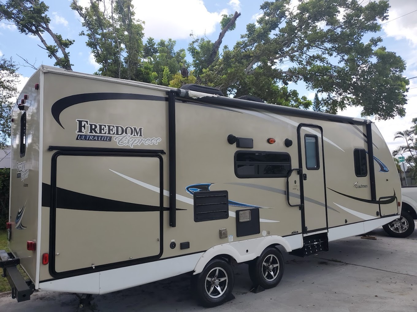 Travel trailer exterior restoration